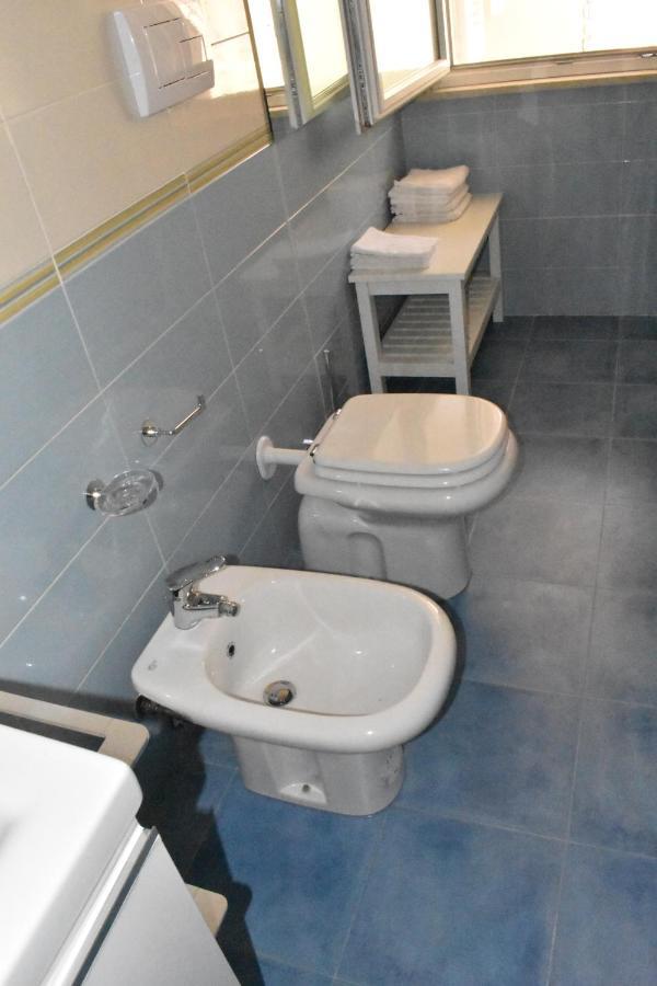 Garda Fantasy Apartment - Jacuzzi Desenzano del Garda Exterior foto