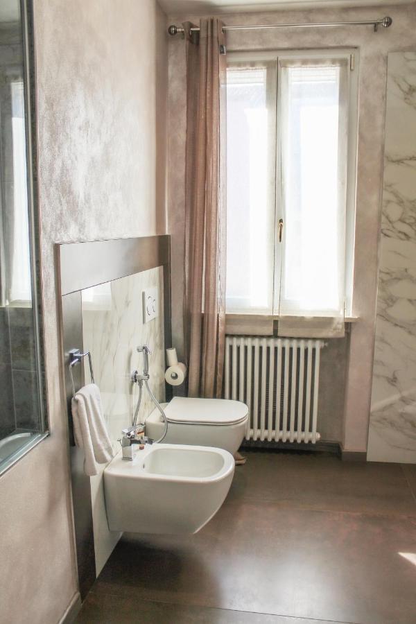 Garda Fantasy Apartment - Jacuzzi Desenzano del Garda Exterior foto